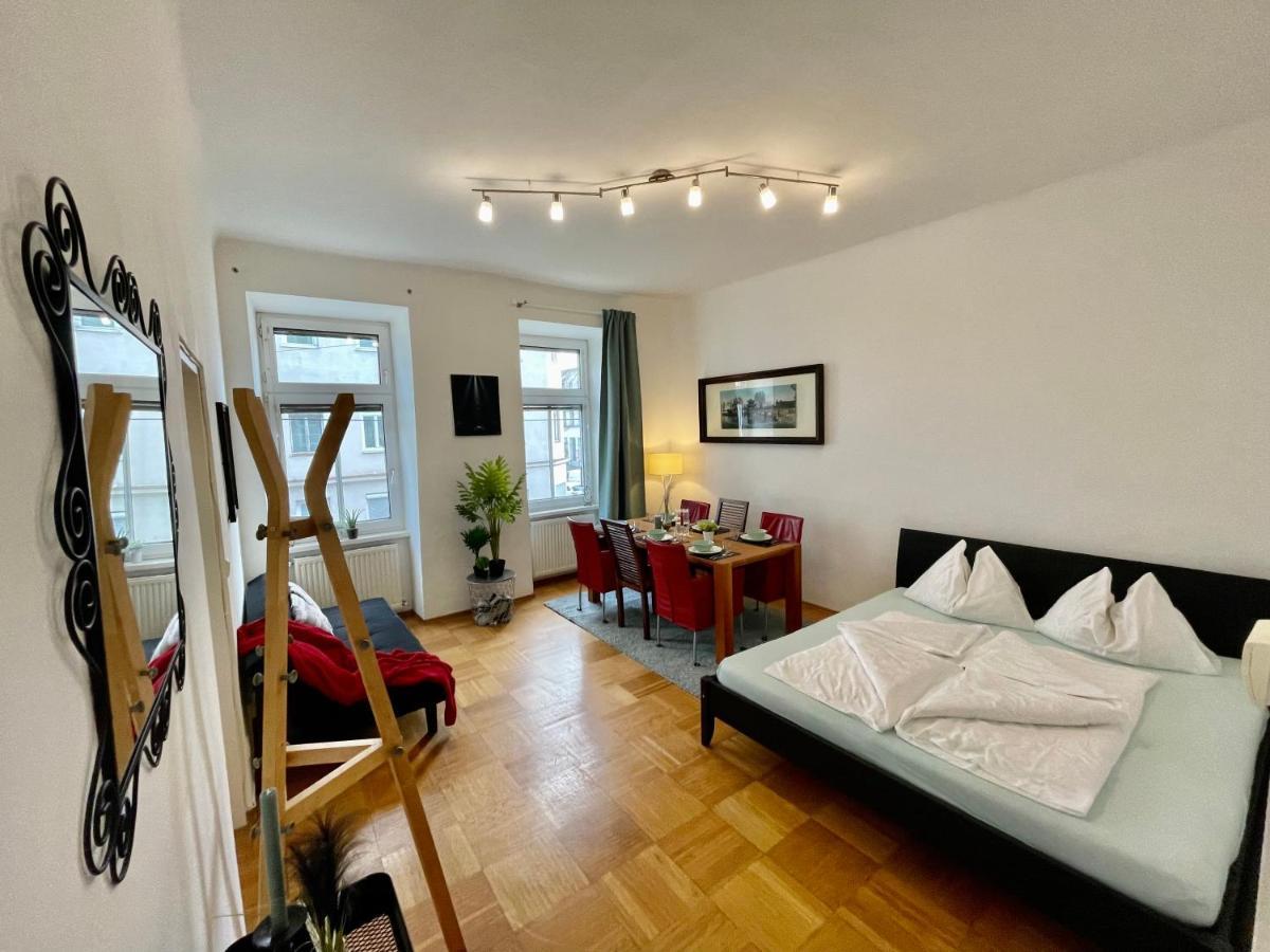 Nice Apartment Close To City Center Виена Екстериор снимка